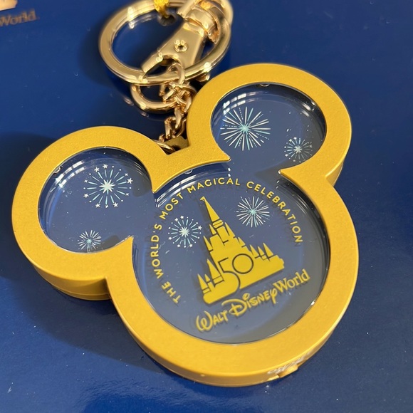 Walt Disney World 50 Light Up Keychain - Picture 3 of 4